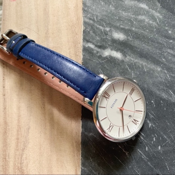 FOSSIL• navy blue and silver genuine leather watch - Picture 2 of 8